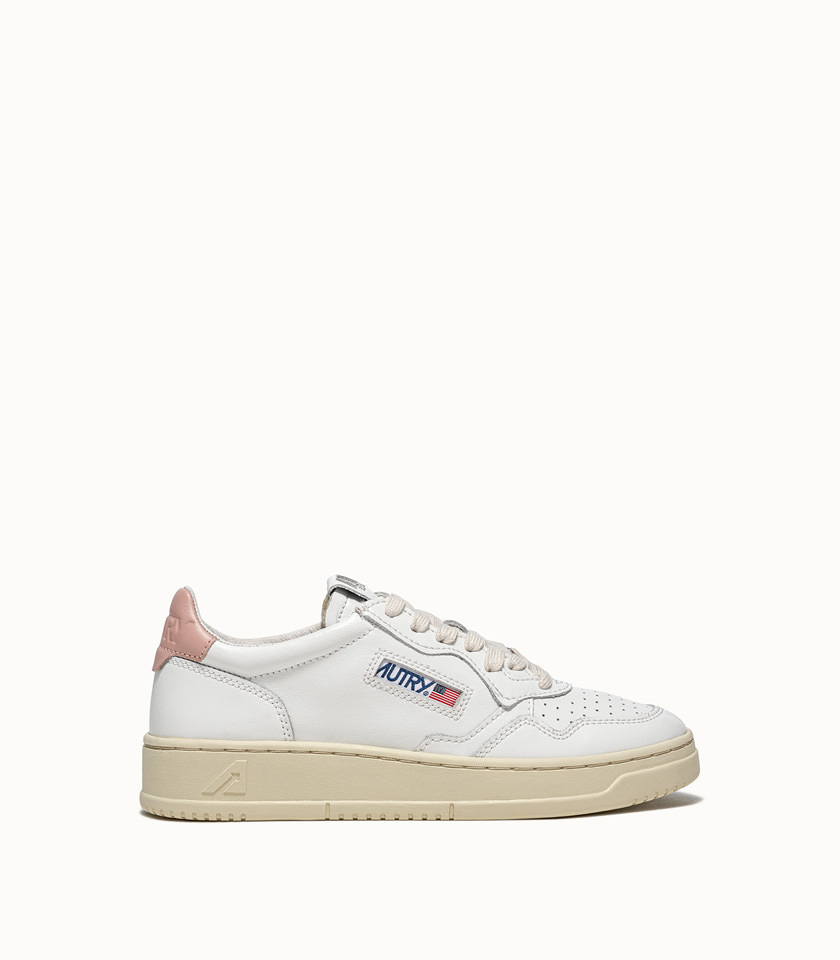 AUTRY: AUTRY MEDALIST LOW SNEAKERS COLOR WHITE PINK